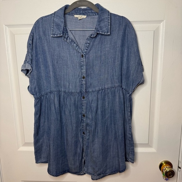 Easel Womens Denim Jean Chambray Short Sleeved Oversized Blouse, Size Medium GUC - Picture 1 of 7